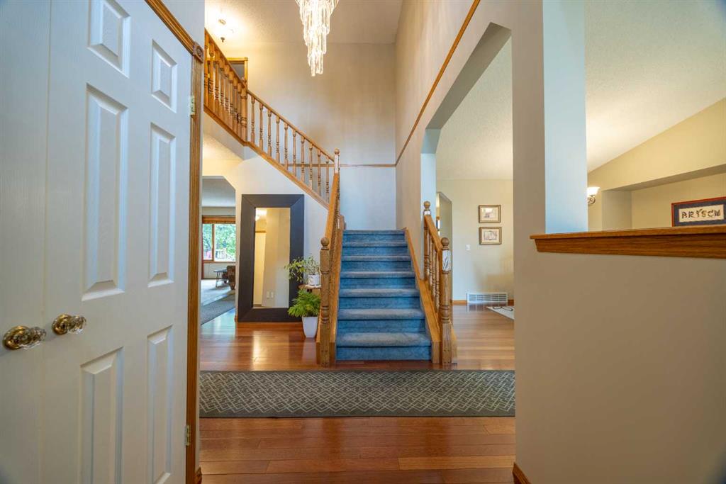 Picture for 19 Mckenzie Lake Manor SE