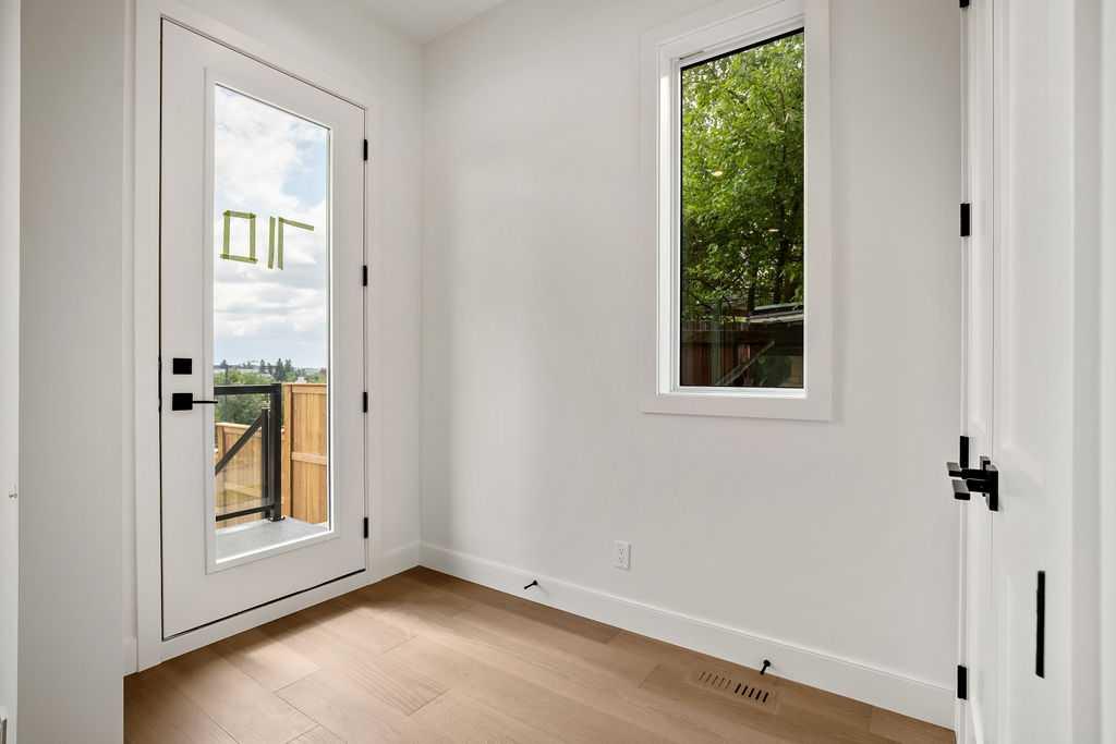 Picture for 710 Bridge Crescent NE