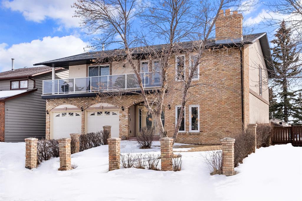 CIR Realty Calgary/Castleridge/AB ' 32 Castlefall Grove NE , Calgary