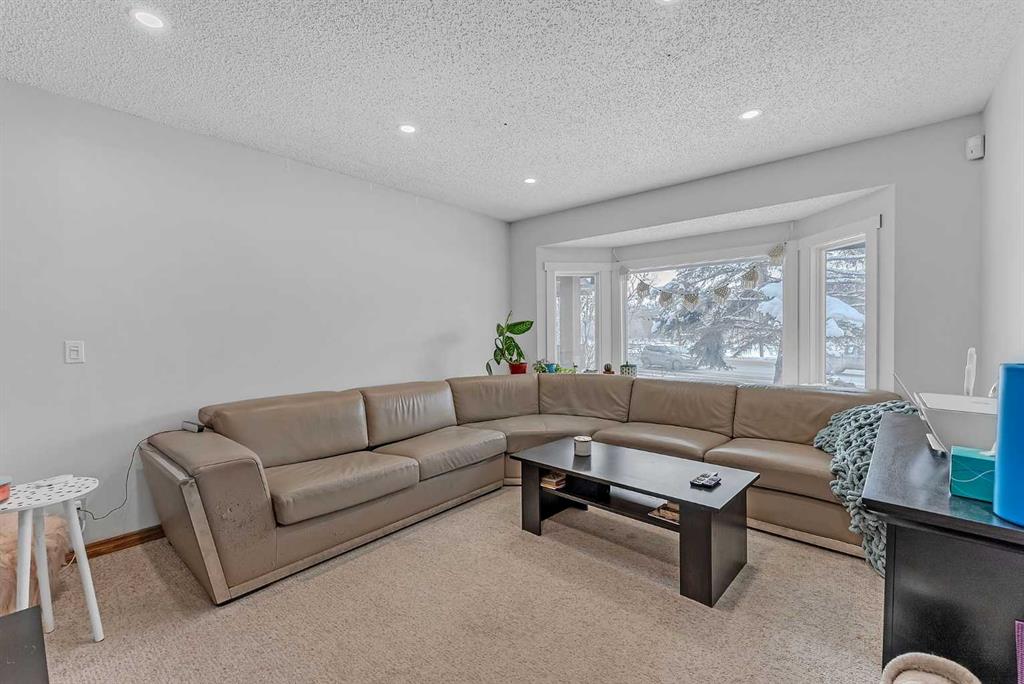 CIR Realty 2926 Parkdale Boulevard NW CIR REALTY , Calgary, Parkdale