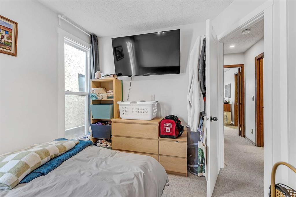 CIR Realty 2926 Parkdale Boulevard NW CIR REALTY , Calgary, Parkdale