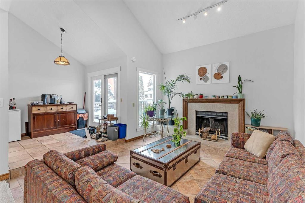 CIR Realty 2926 Parkdale Boulevard NW CIR REALTY , Calgary, Parkdale