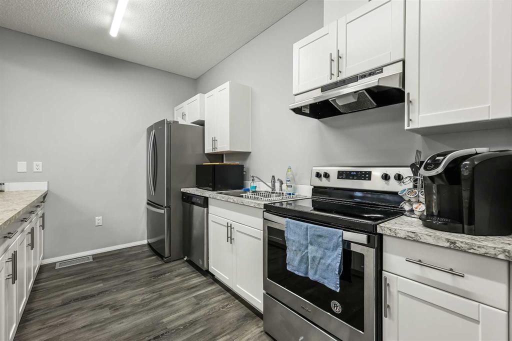 Picture for 126, 6220 17 Avenue SE https://www.cirrealty.ca/reb/creb/74/A2260374_23.jpg