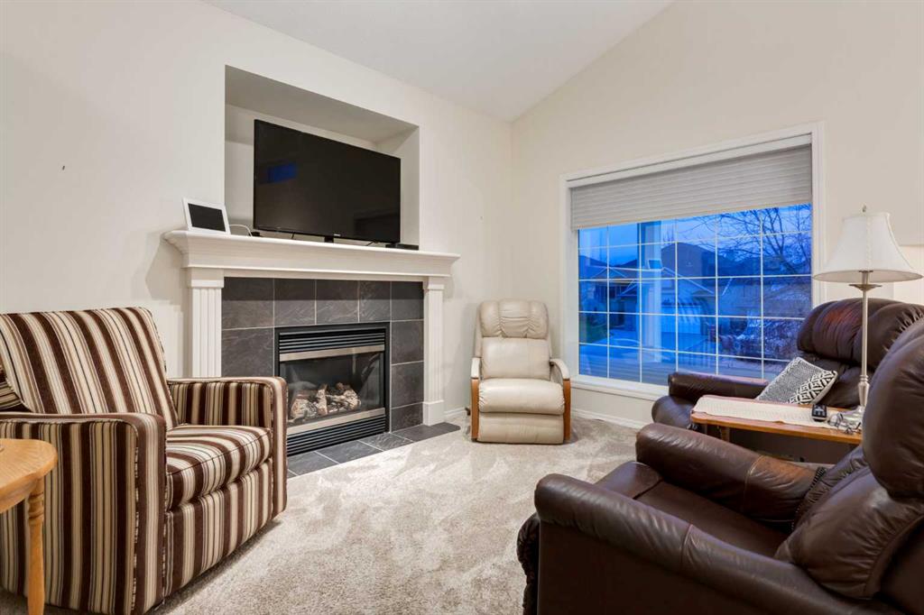 Picture for 1936 THORNBIRD Road SE