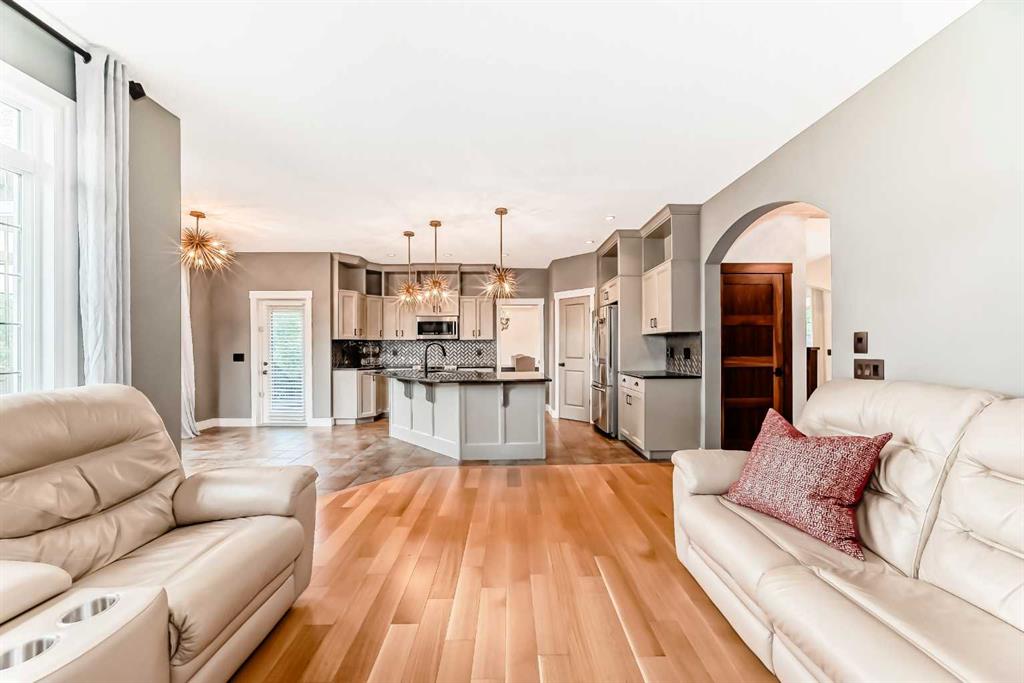 Picture for 2 Tuscany Estates Crescent NW https://www.cirrealty.ca/reb/creb/74/A2267374_21.jpg