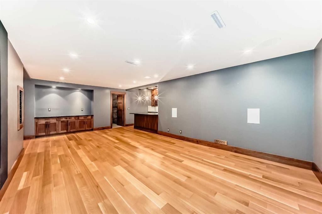 Picture for 2 Tuscany Estates Crescent NW https://www.cirrealty.ca/reb/creb/74/A2267374_37.jpg