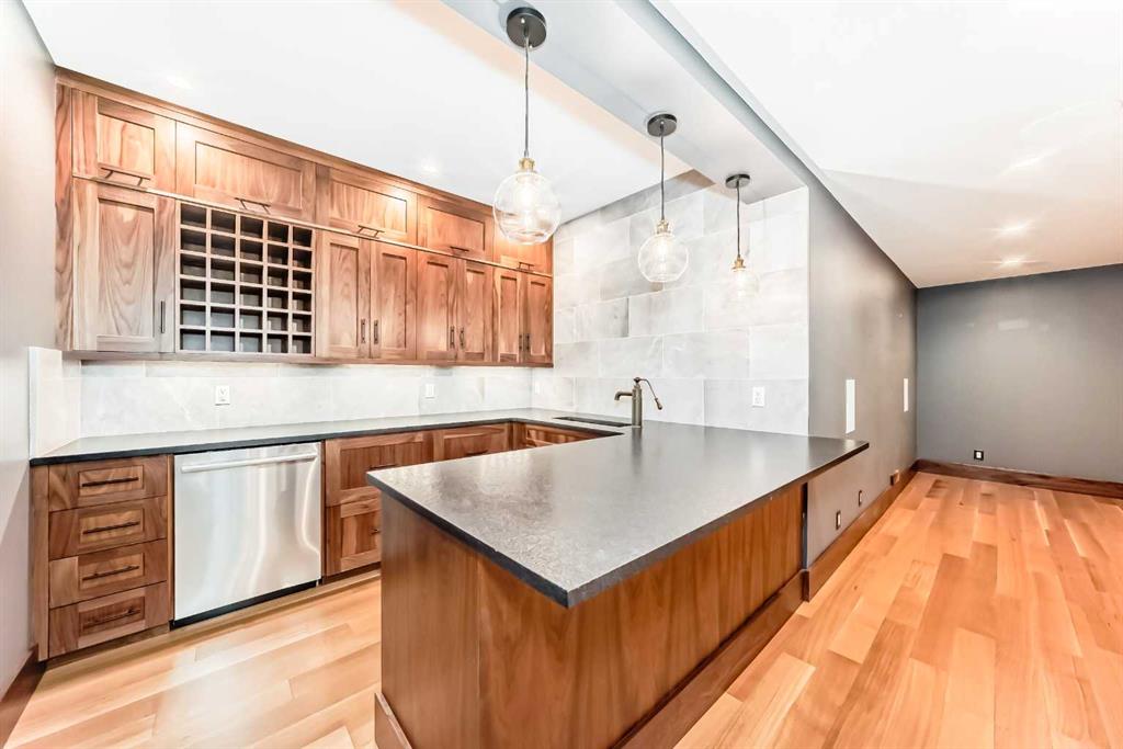 Picture for 2 Tuscany Estates Crescent NW https://www.cirrealty.ca/reb/creb/74/A2267374_39.jpg