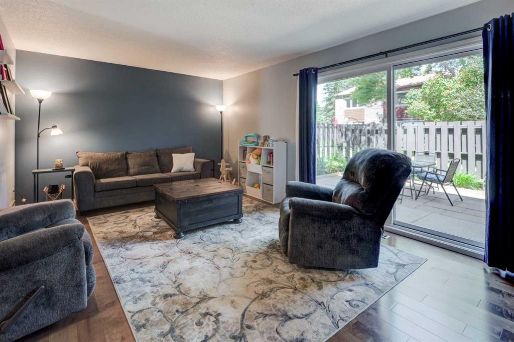 Picture for 17, 210 86 Avenue SE