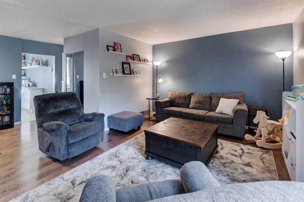 Picture for 17, 210 86 Avenue SE