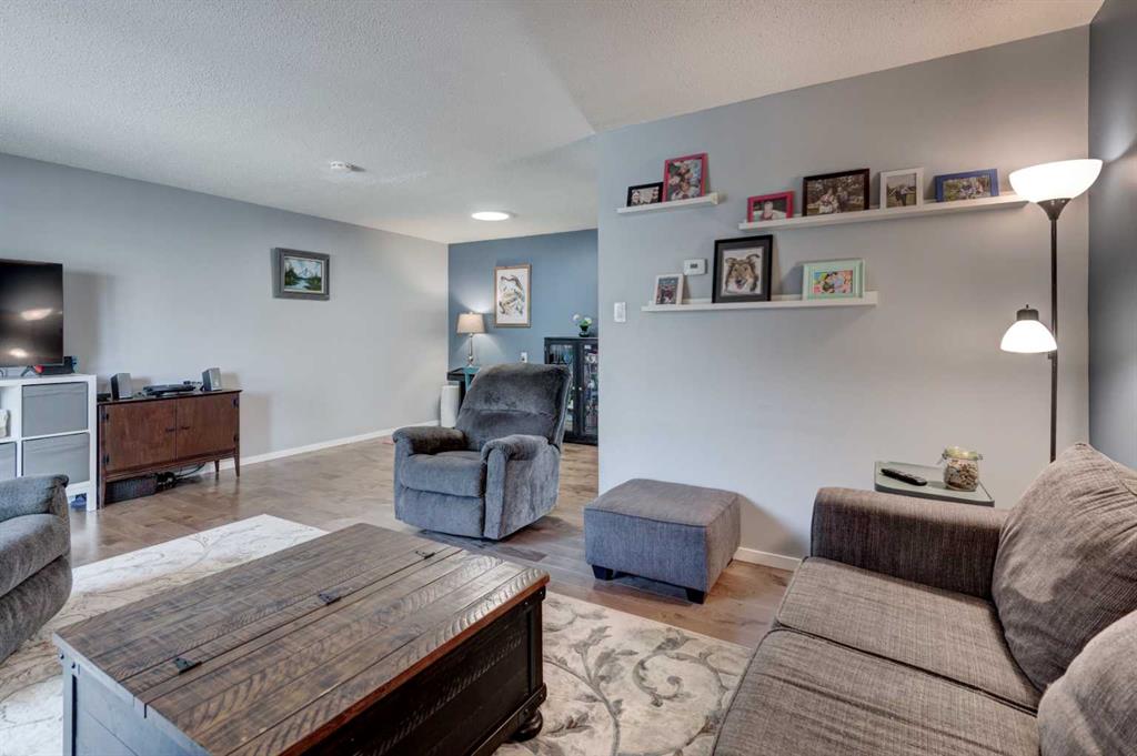 Picture for 17, 210 86 Avenue SE