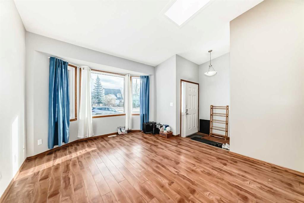 Picture for 179 Hawkwood Boulevard NW