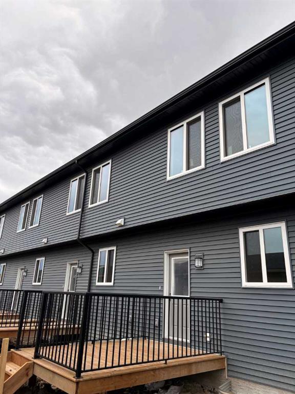 Picture for 754 Wolf Willow Boulevard SE