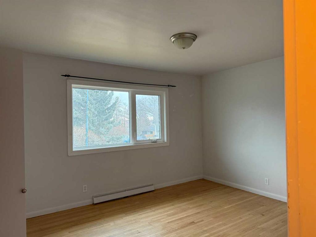 Picture for 3203 9 Street NW