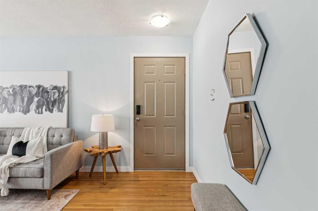 Picture for 114 Hallbrook Drive SW