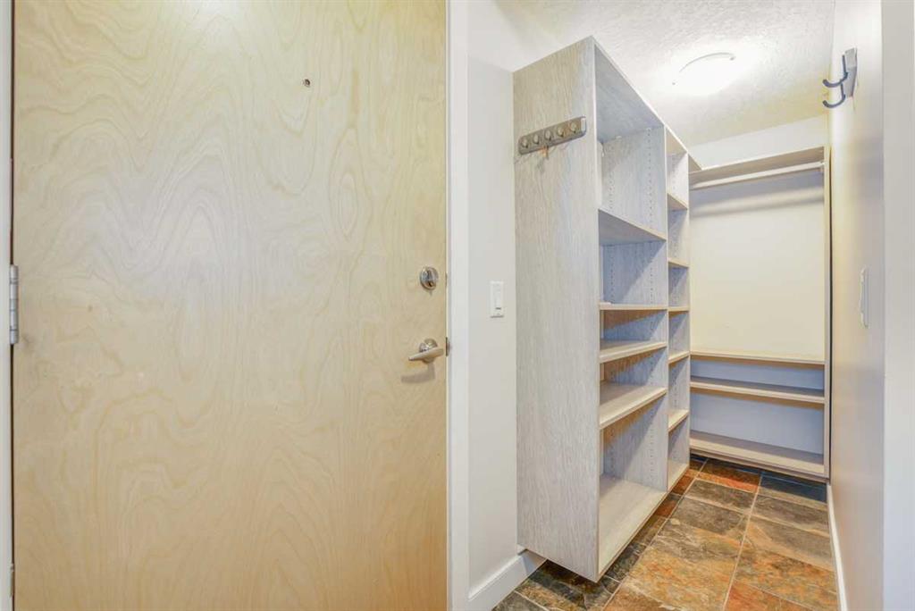 Picture for 105, 123 24 Avenue SW