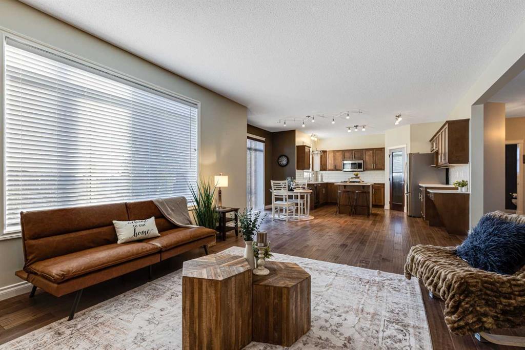 Picture for 521 Westmount Close 