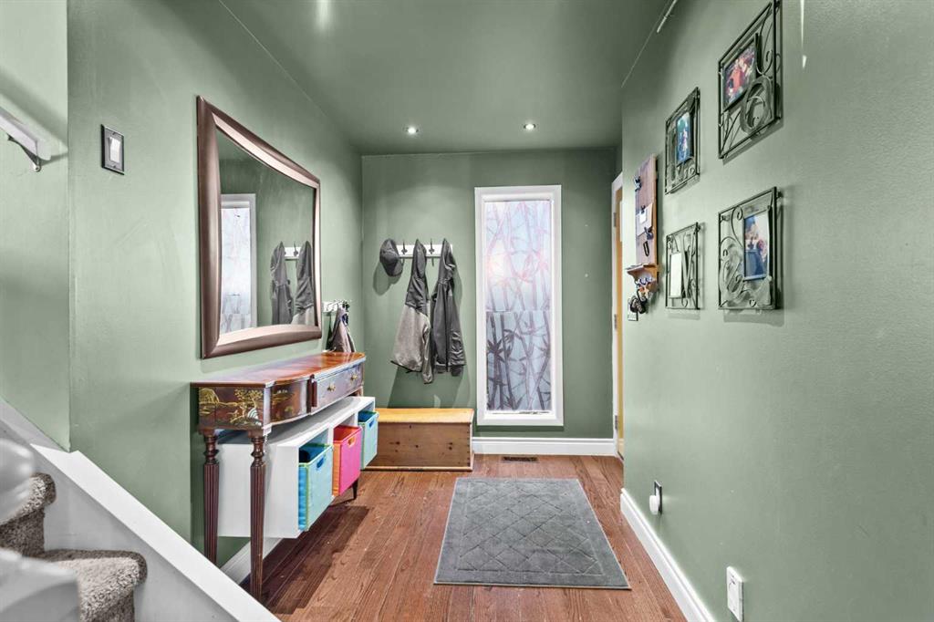 Picture for 107 Woodford Crescent SW