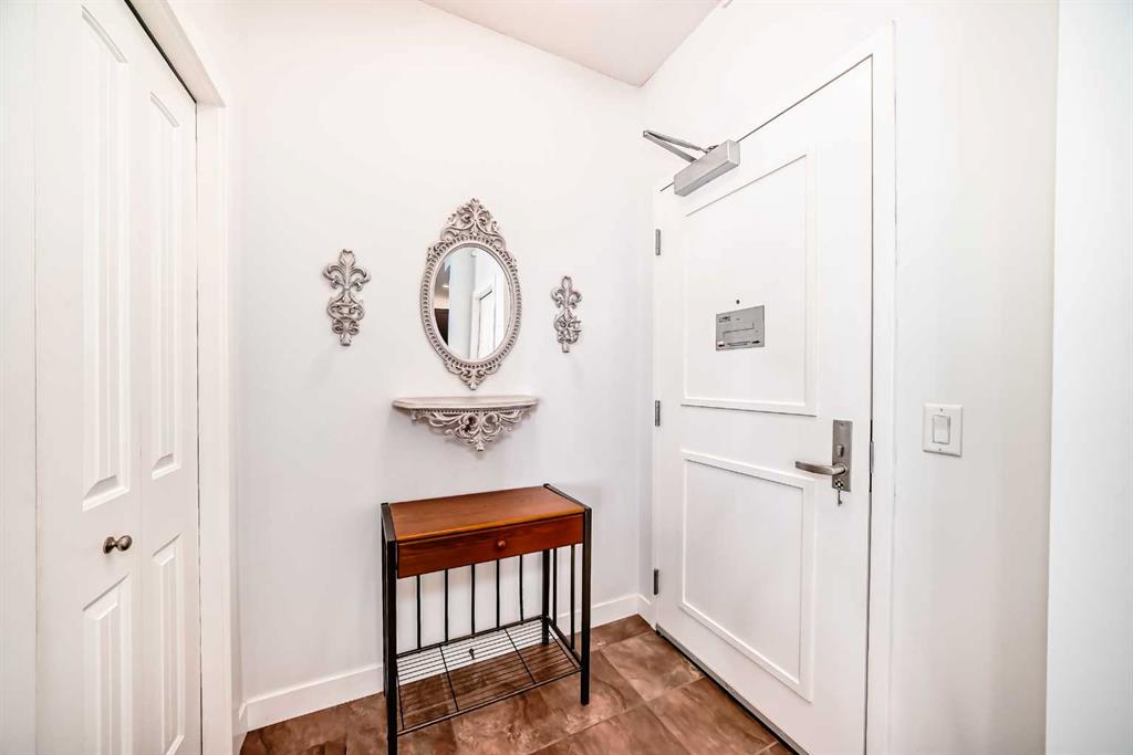 Picture for 216, 1005B Westmount Drive 