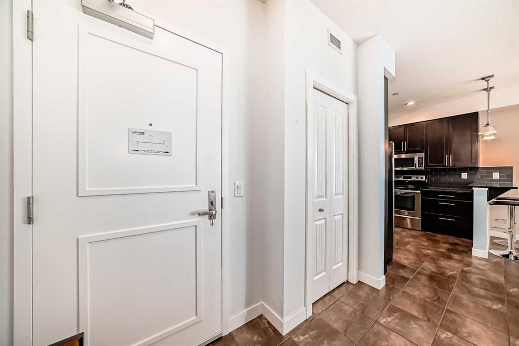 Picture for 216, 1005B Westmount Drive 