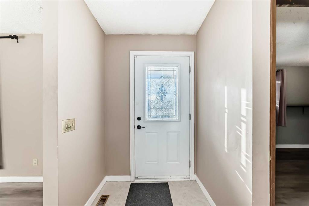 Picture for 5439 Dalrymple Crescent NW