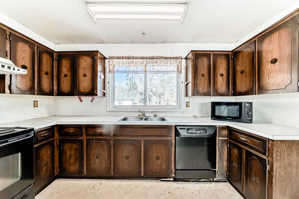 Picture for 5439 Dalrymple Crescent NW