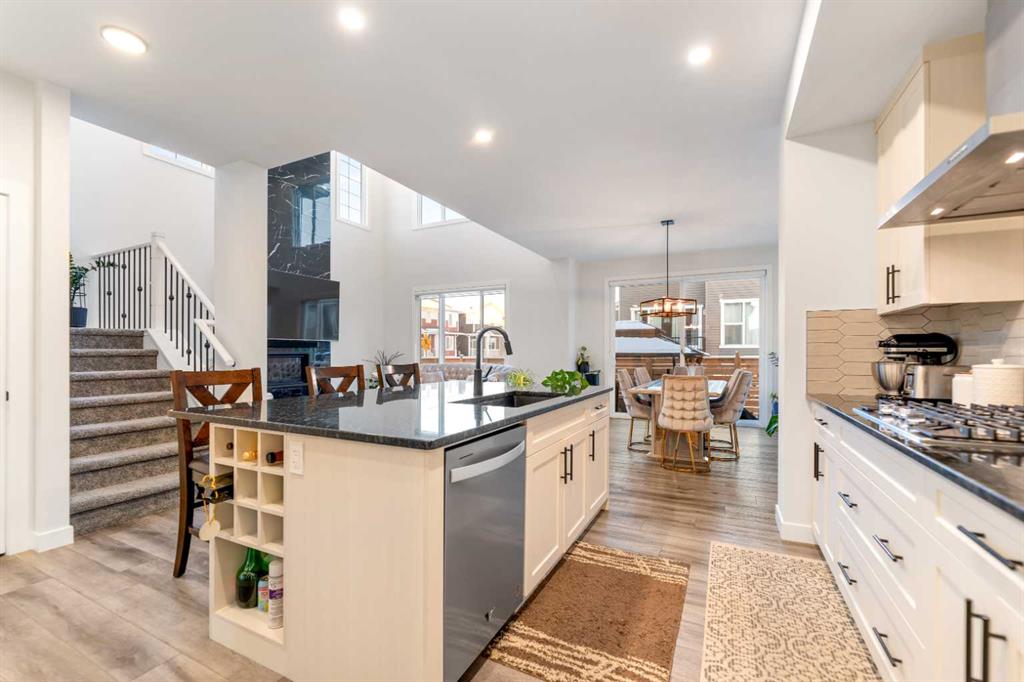 Picture for 208 Dawson Circle  