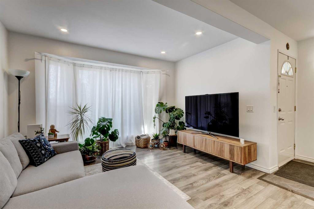 Picture for 27 Rivercrest Circle SE