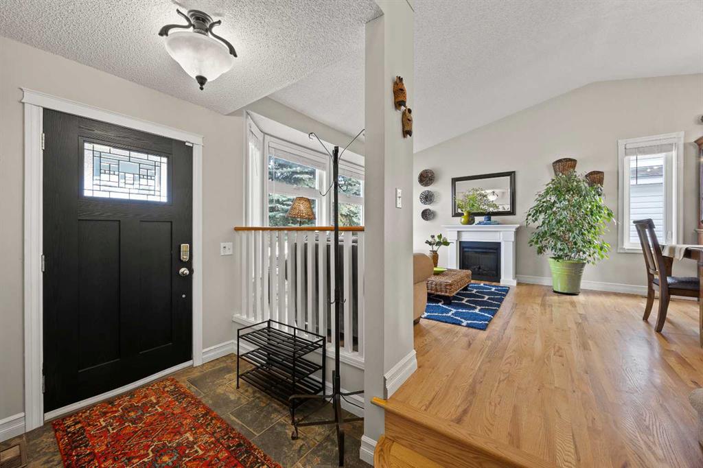 Picture for 98 Sunvista Close SE