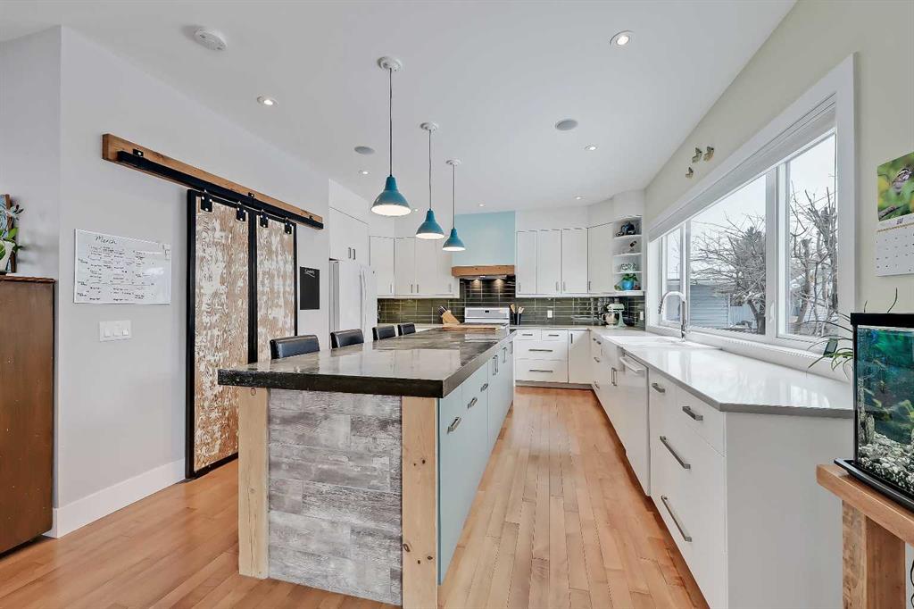 Picture for 4512 21 Avenue NW