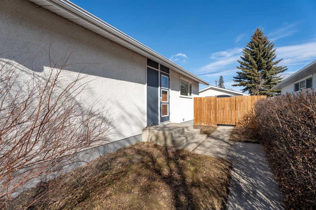 Picture for 8 Van Horne Crescent NE