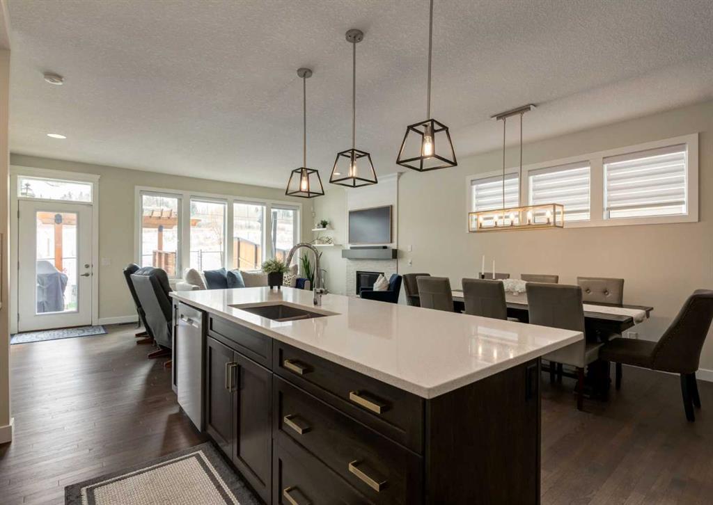 Picture for 60 Crestbrook View SW