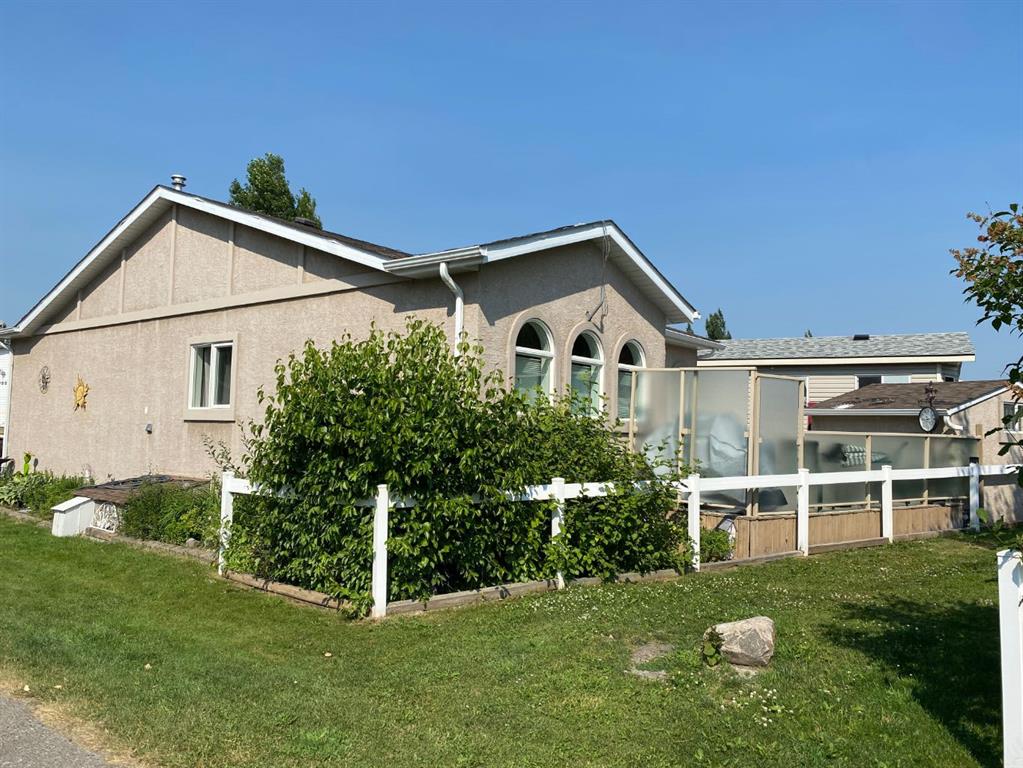 Picture for 4063, 35468 Range Road 30  