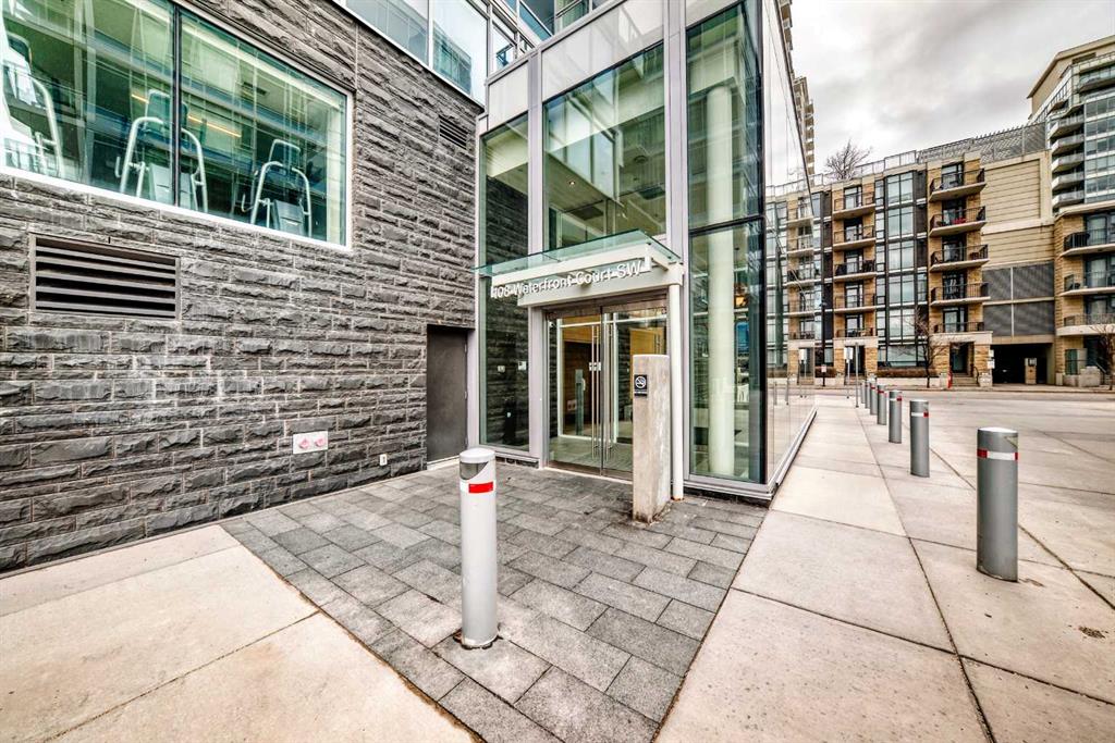 Picture for 104, 108 Waterfront Court SW