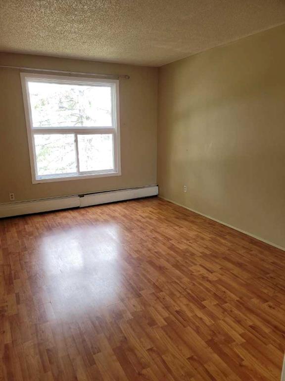 Picture for 209, 1712 38 Street SE