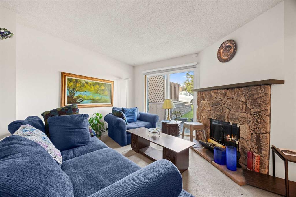 Picture for 8, 4940 39 Avenue SW