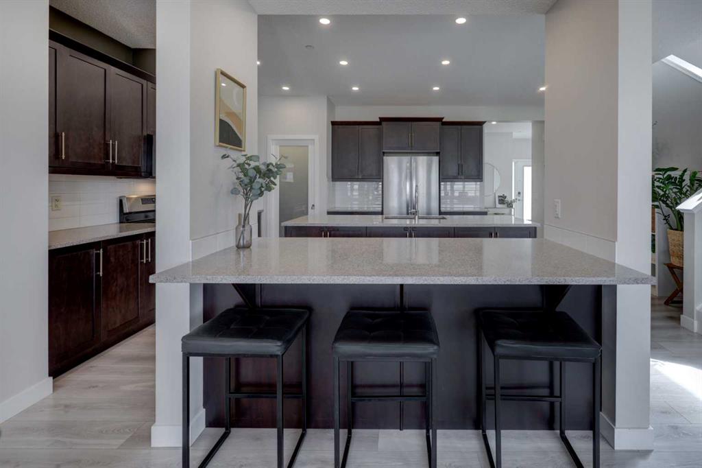 Picture for 468 Livingston View NE