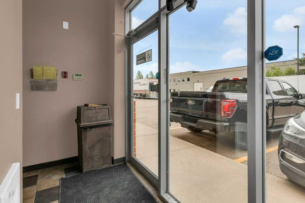 Picture for 215, 2914 Kingsview Boulevard SE