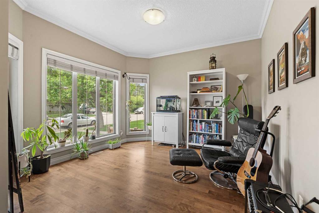 Picture for 514 22 Avenue NE