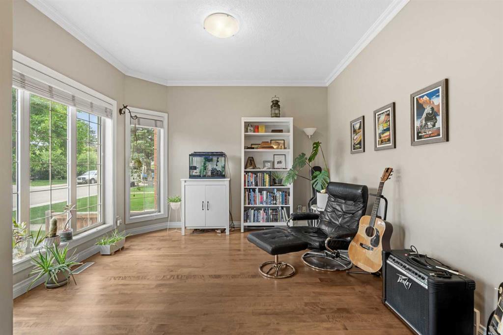 Picture for 514 22 Avenue NE