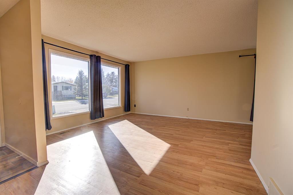 Picture for 22 Westrose Avenue  https://www.cirrealty.ca/reb/creb/75/A2263575_11.jpg