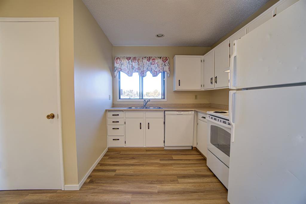 Picture for 22 Westrose Avenue  https://www.cirrealty.ca/reb/creb/75/A2263575_17.jpg