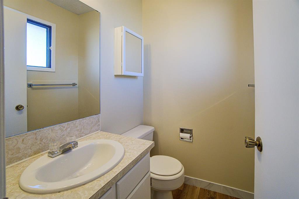 Picture for 22 Westrose Avenue  https://www.cirrealty.ca/reb/creb/75/A2263575_22.jpg