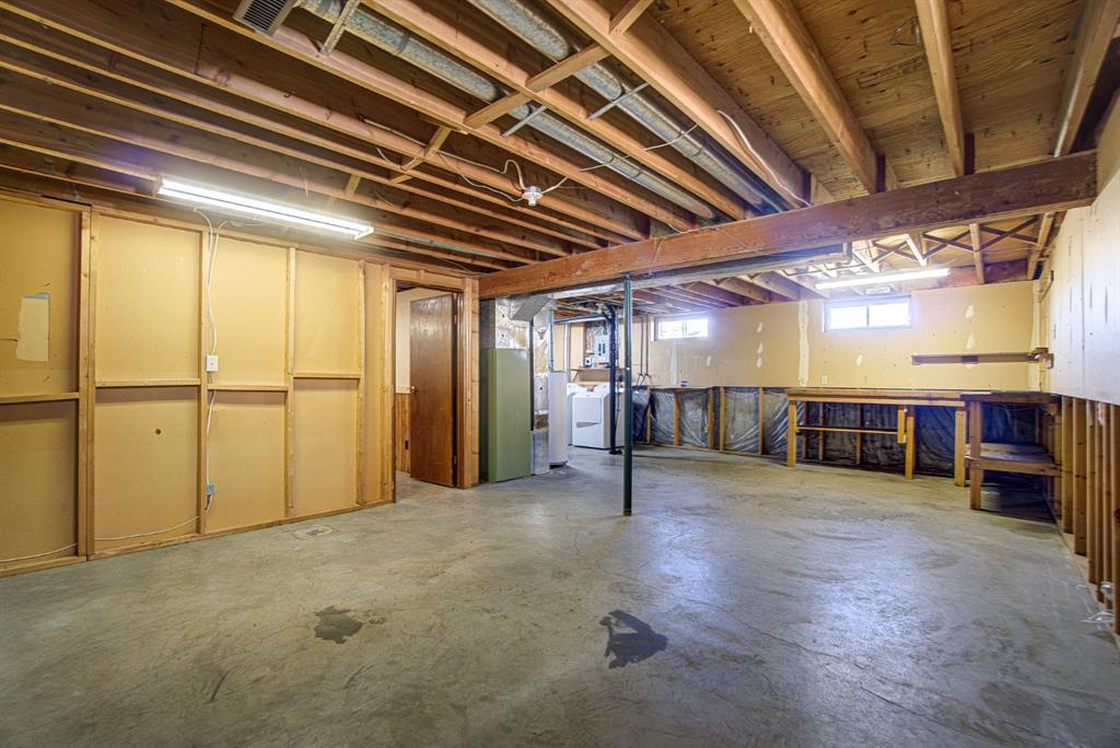 Picture for 22 Westrose Avenue  https://www.cirrealty.ca/reb/creb/75/A2263575_31.jpg