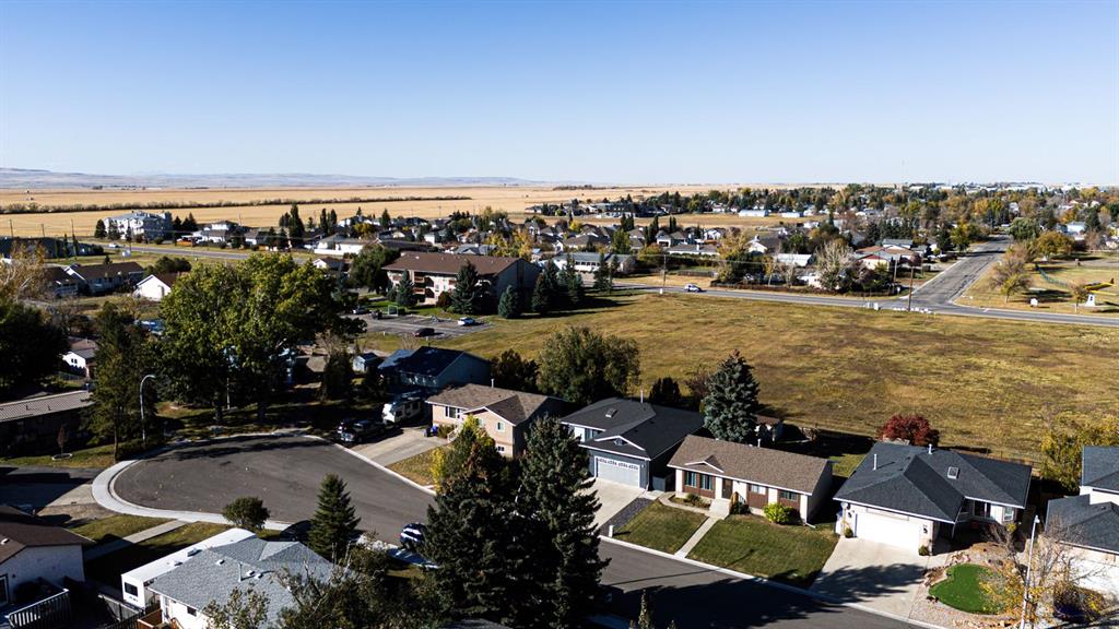 Picture for 22 Westrose Avenue  https://www.cirrealty.ca/reb/creb/75/A2263575_8.jpg