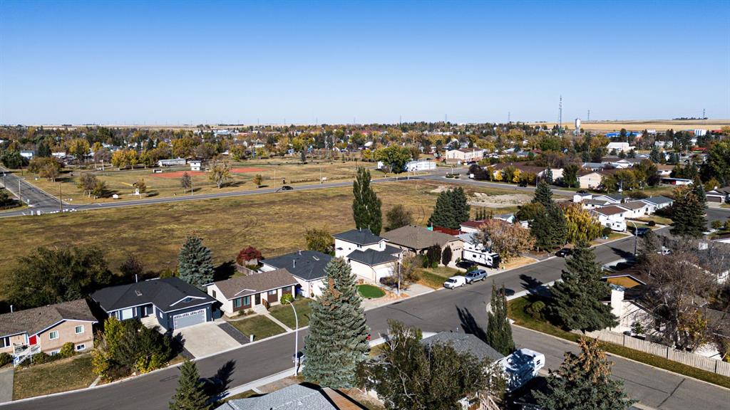 Picture for 22 Westrose Avenue  https://www.cirrealty.ca/reb/creb/75/A2263575_9.jpg