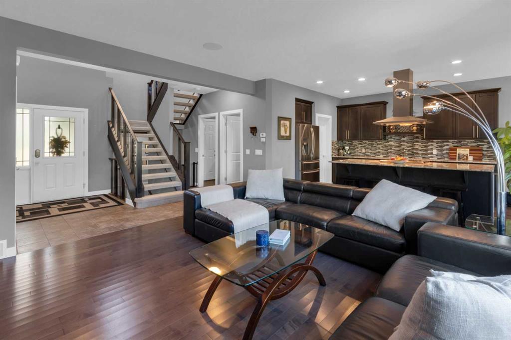 Picture for 51 Sunset Court  https://www.cirrealty.ca/reb/creb/75/A2266875_7.jpg