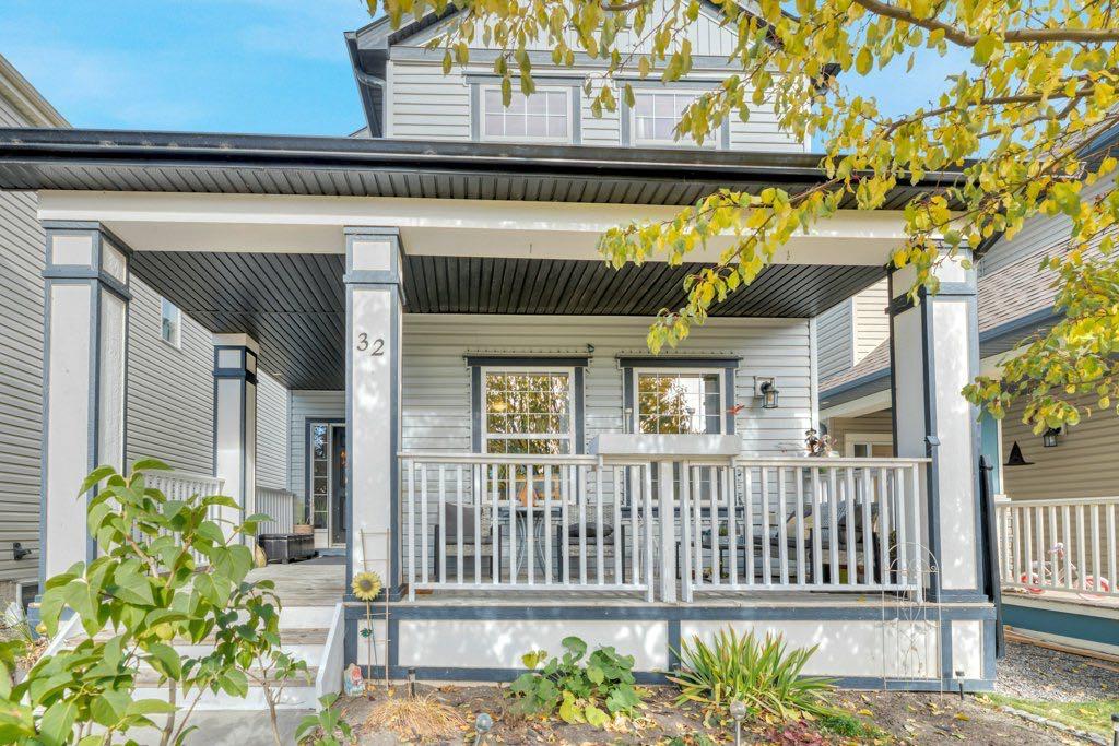 Picture for 32 Copperpond Heights SE