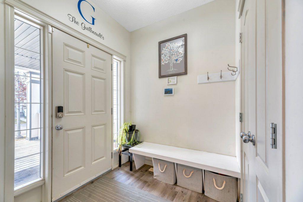 Picture for 32 Copperpond Heights SE