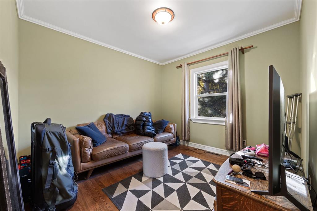 Picture for 315 12 Avenue NW https://www.cirrealty.ca/reb/creb/75/A2267675_13.jpg