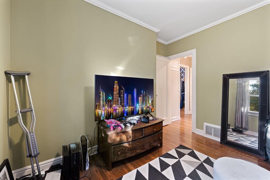 Picture for 315 12 Avenue NW https://www.cirrealty.ca/reb/creb/75/A2267675_14.jpg